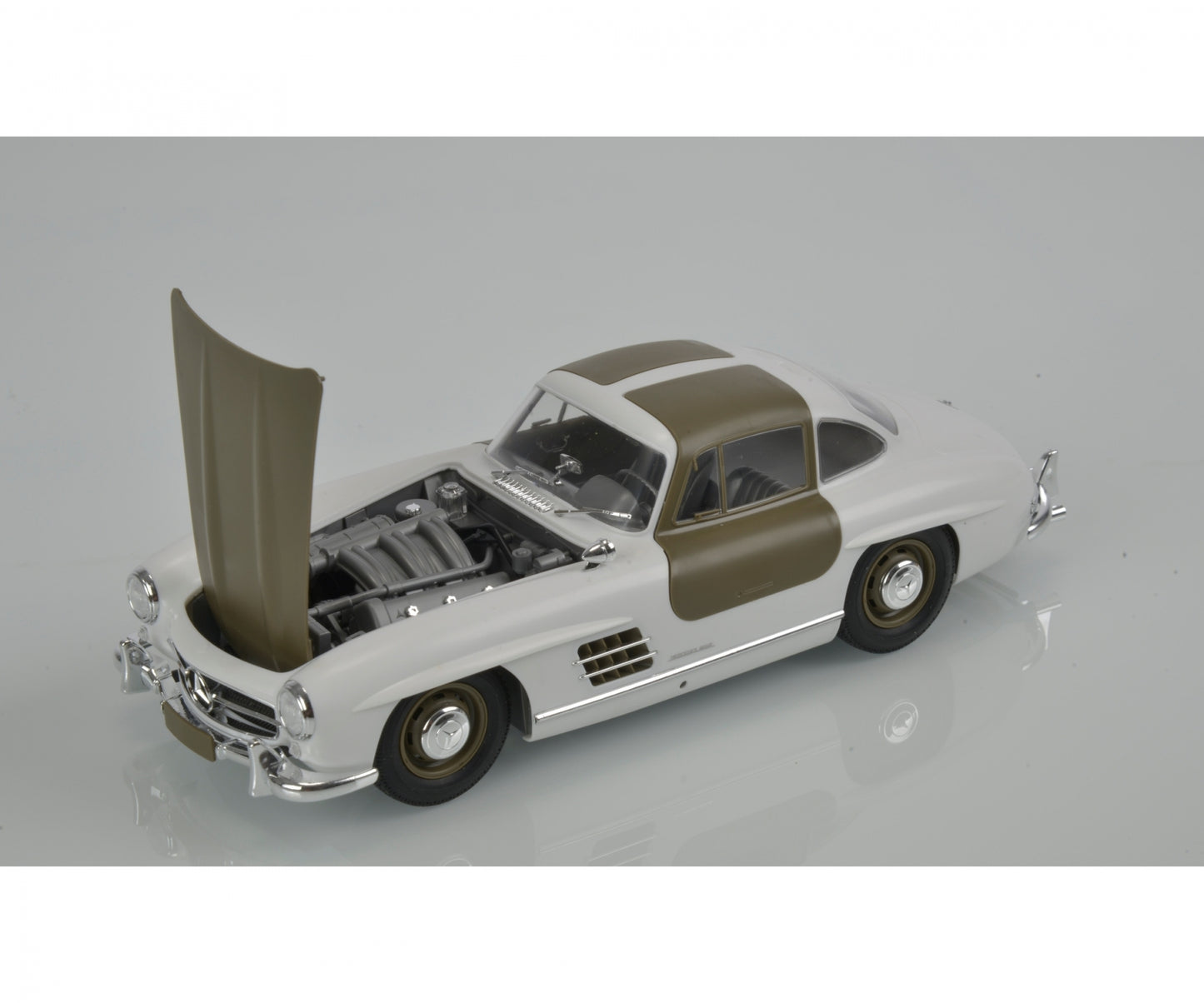 24338 1:24 Mercedes Benz 300SL Flügeltürer