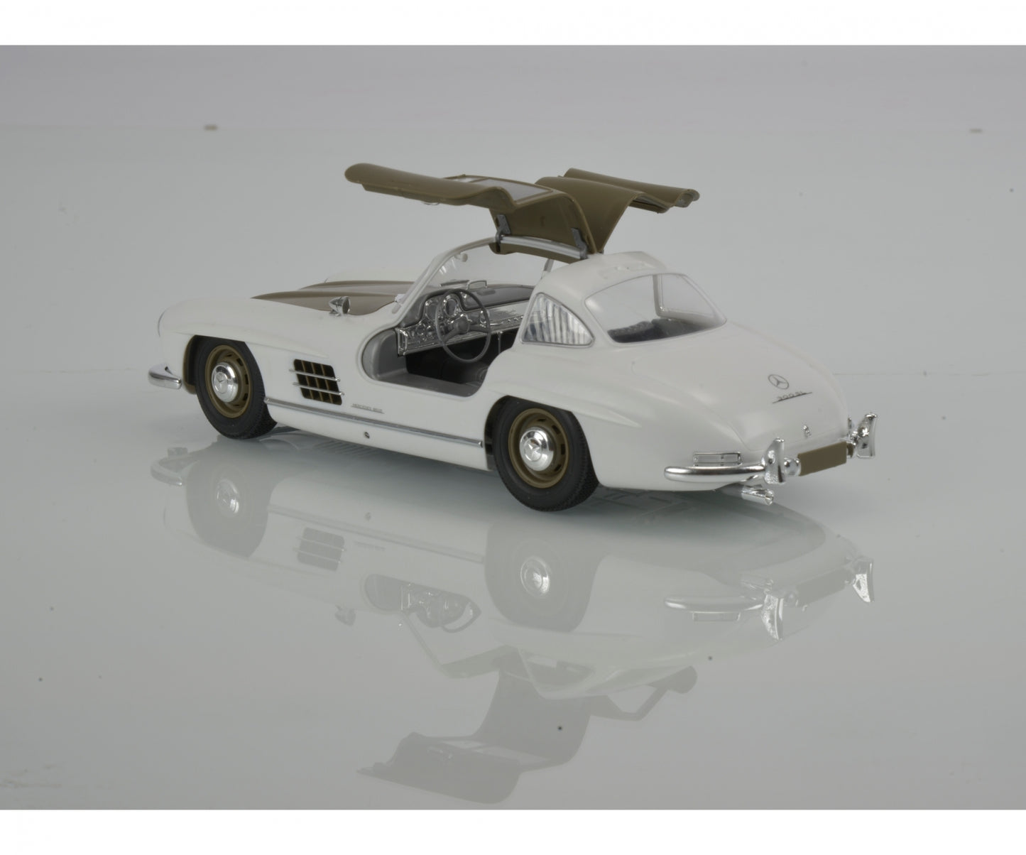 24338 1:24 Mercedes Benz 300SL Flügeltürer