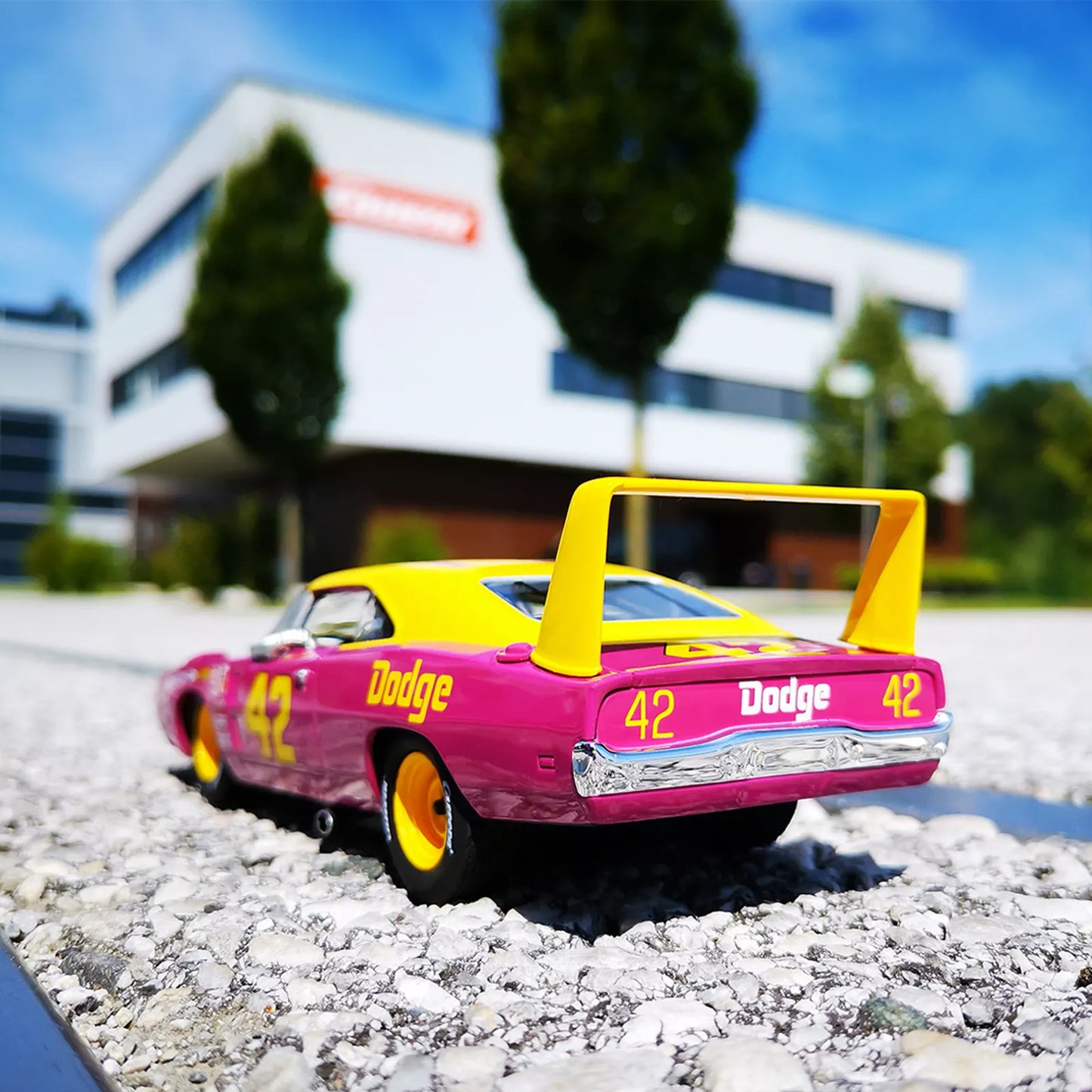 Carrera 30941 Dodge Charger Daytona "No.42" Digital 132