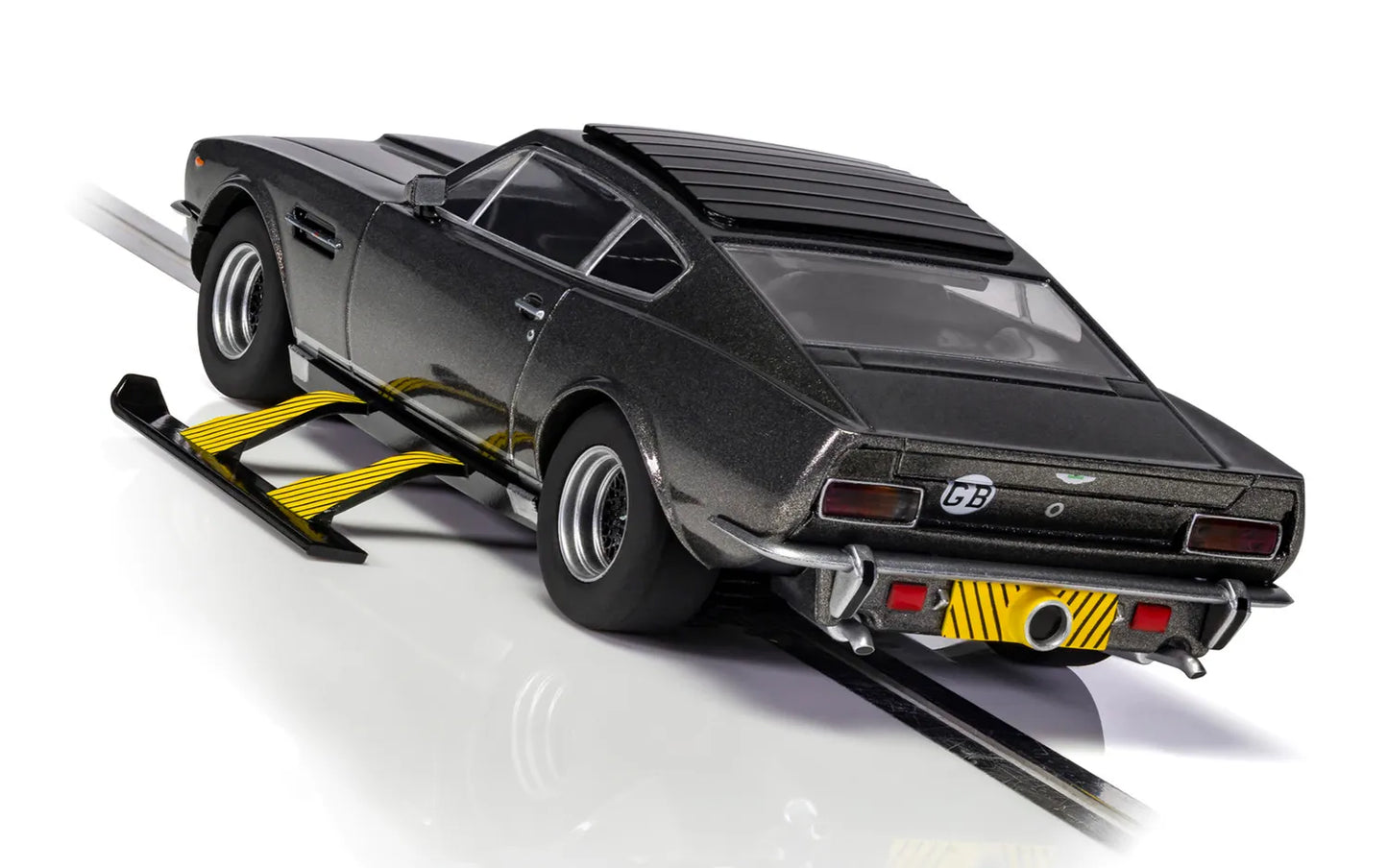 Scalextric C4239 James Bond Aston Martin V8 - The Living Daylights