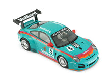 Lade das Bild in den Galerie-Viewer, NSR 0281AW Porsche 997 Vaillant livery #5
