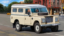 Lade das Bild in den Galerie-Viewer, 07056 Land Rover Series III LWB 109
