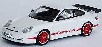 AutoArt 13077 Porsche 911 996 GT3 RS 2004 weiss rot