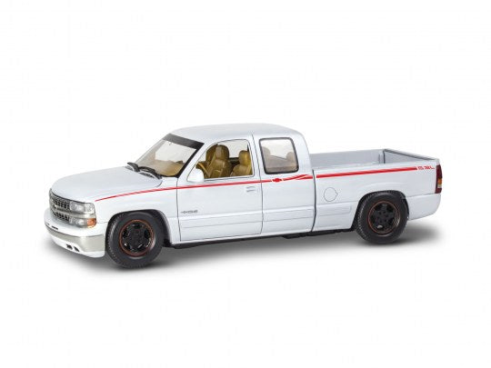 14538 1999 Chevy Silverado Custom Pickup 1:25