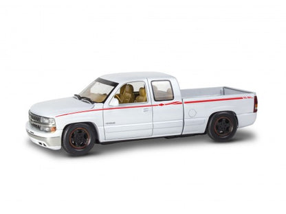 14538 1999 Chevy Silverado Custom Pickup 1:25