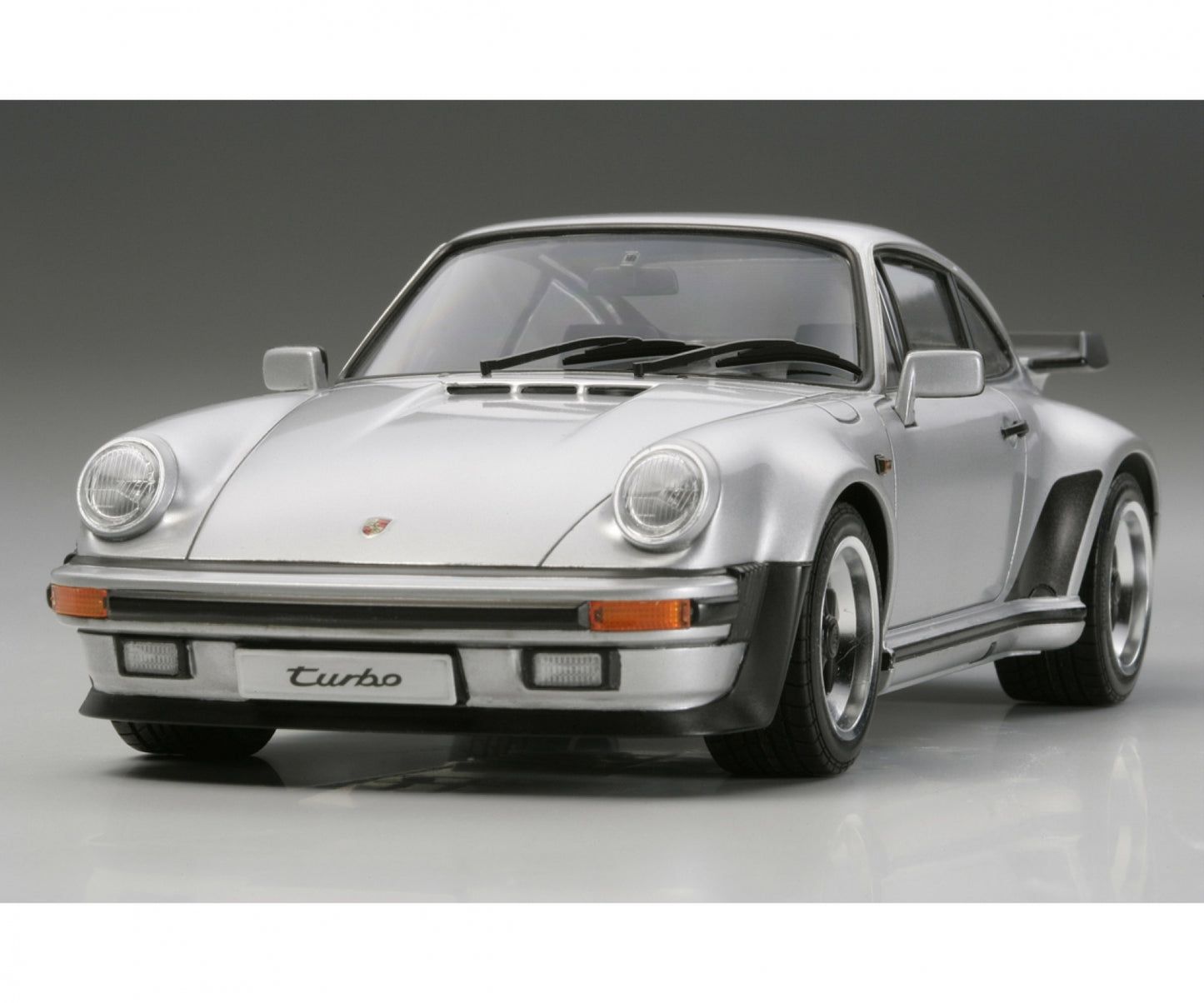 24279 1:24 Porsche Turbo 1988 Straßenversion