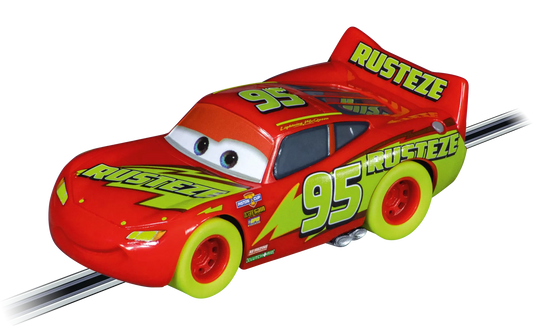 Carrera 64220 Lightning McQueen - Glow Racers GO!!!