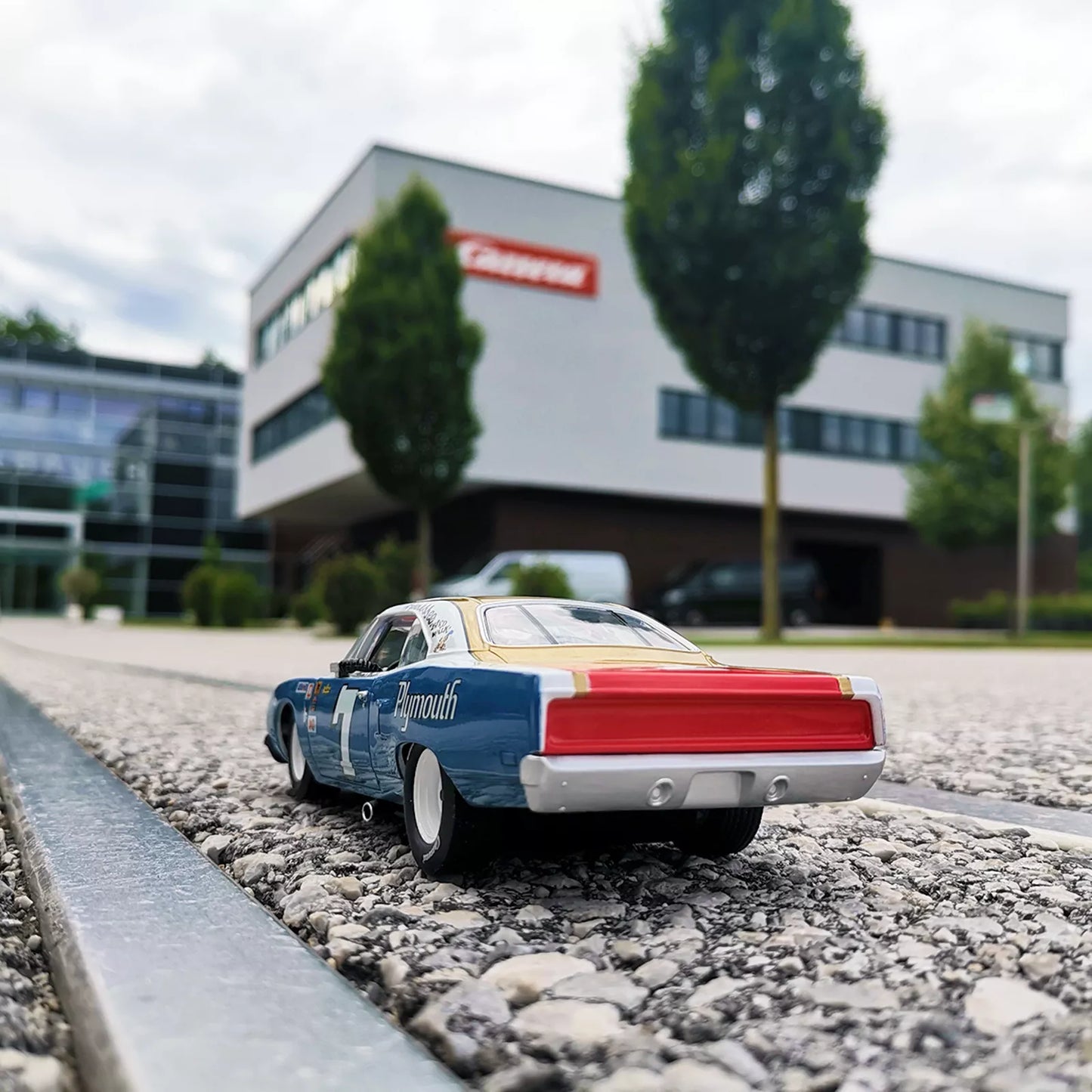 Carrera 30945 Plymouth Roadrunner "No.7" Digital 132