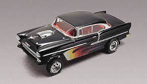 852211 1:24 1955 Chevy Street Machine