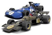 Lade das Bild in den Galerie-Viewer, Scalextric C3479a Legends Tyrrell 003 vs Team Lotus Type 72E - Limited
