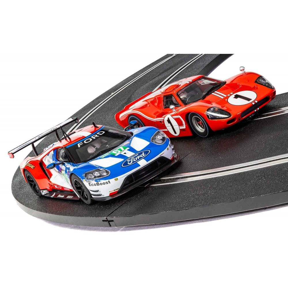 Scalextric C3893a Legends Le Mans 1967 – 50 Years of Ford Twin Pack - Limited