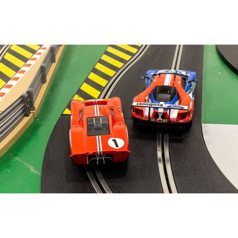 Superslot H3893A (Scalextric C3893) Legends Le Mans 1967 – 50 Years of Ford Twin Pack - Limited Edition