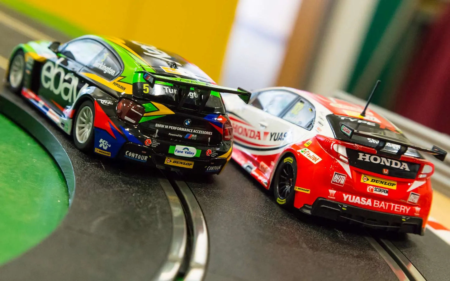 Scalextric C3694a BTCC Champions Twin Pack - BMW 125 Series 1 & Honda Civic