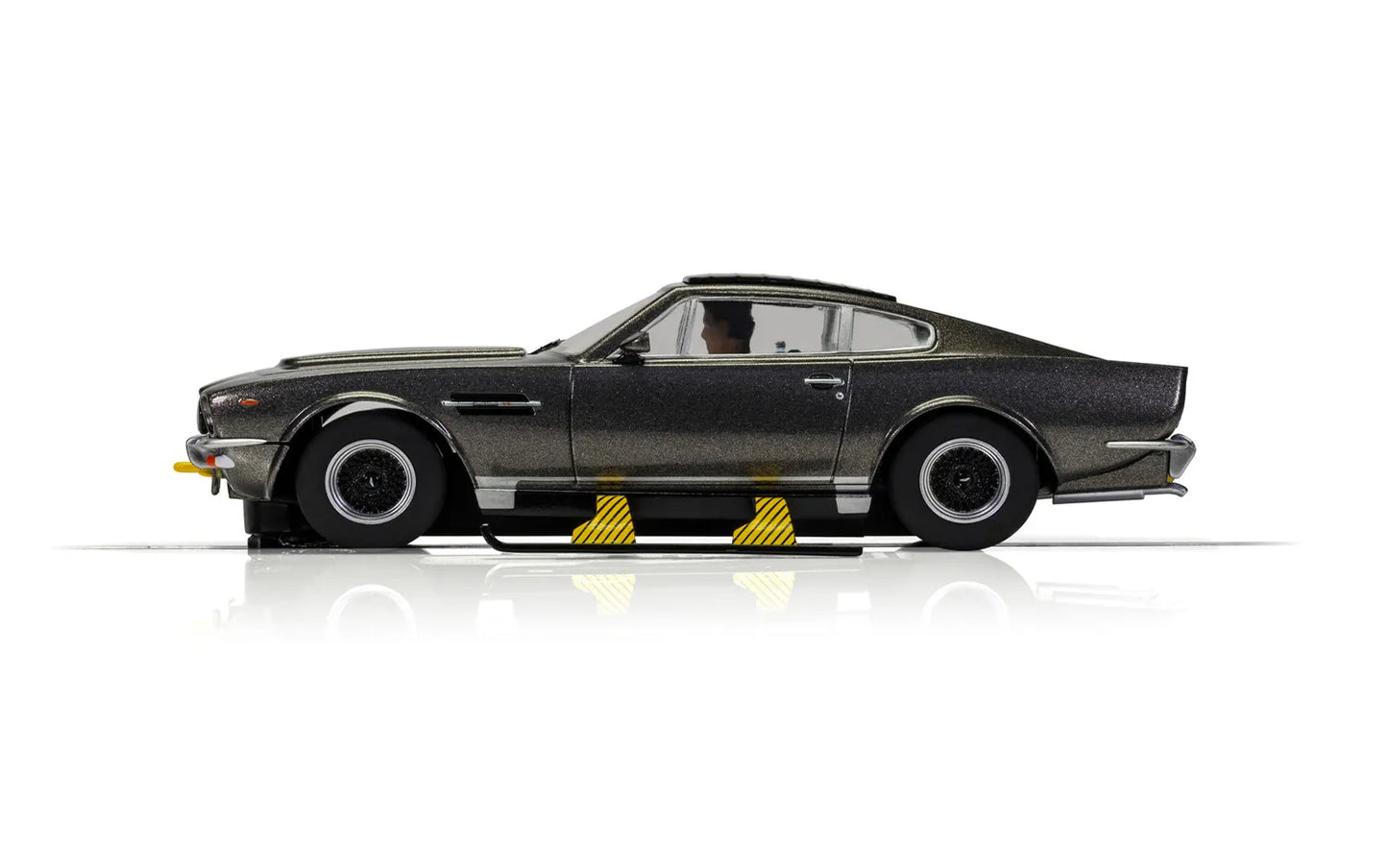 Scalextric C4239 James Bond Aston Martin V8 - The Living Daylights