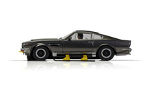 Lade das Bild in den Galerie-Viewer, Scalextric C4239 James Bond Aston Martin V8 - The Living Daylights
