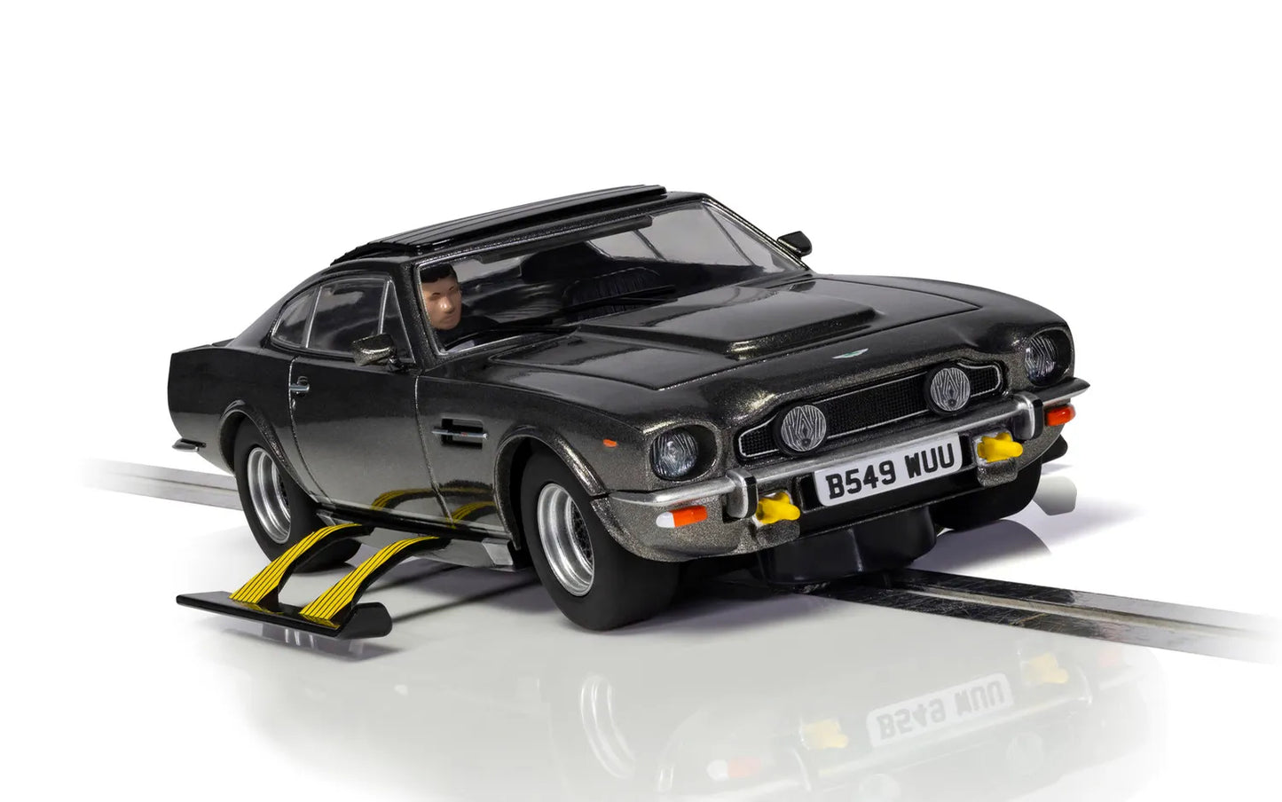 Scalextric C4239 James Bond Aston Martin V8 - The Living Daylights