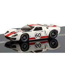 Lade das Bild in den Galerie-Viewer, SuperSlot H3727/ Scalextric C3727 Ford GT40 MKI No. 60 1966 Le Mans
